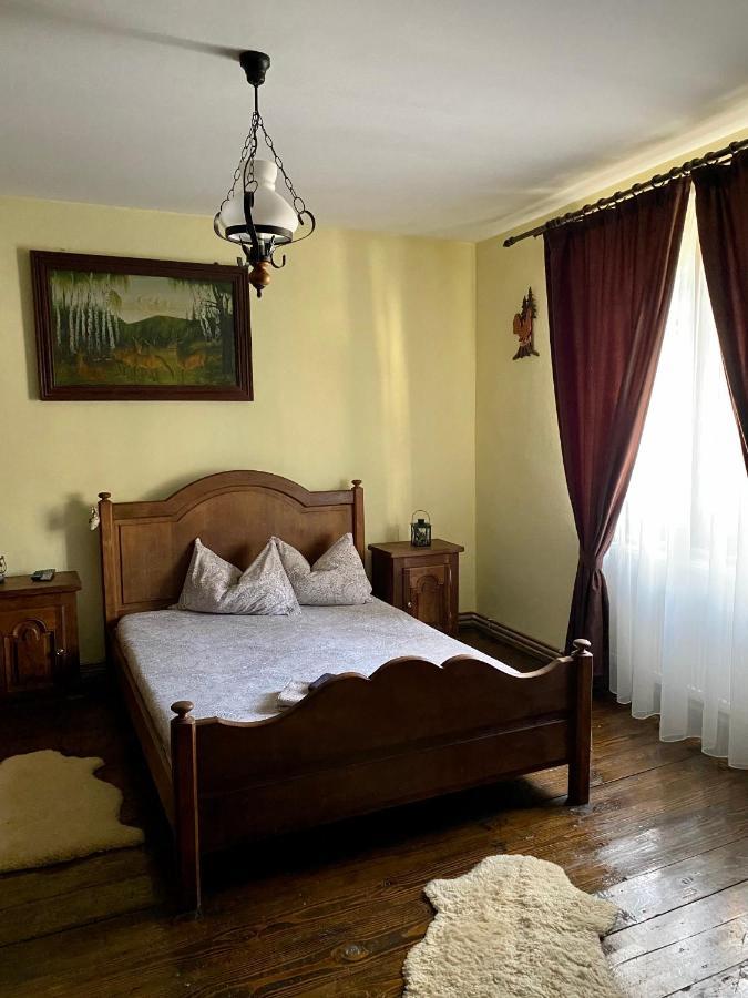 Villa The Hunter House à Ciudanovita Extérieur photo